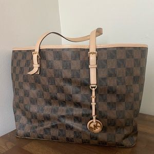 Michael Kors Voyager Medium Logo Tote